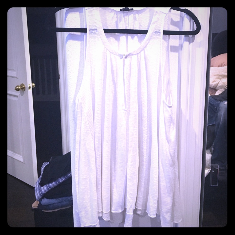 Express Flowy Key Hole top