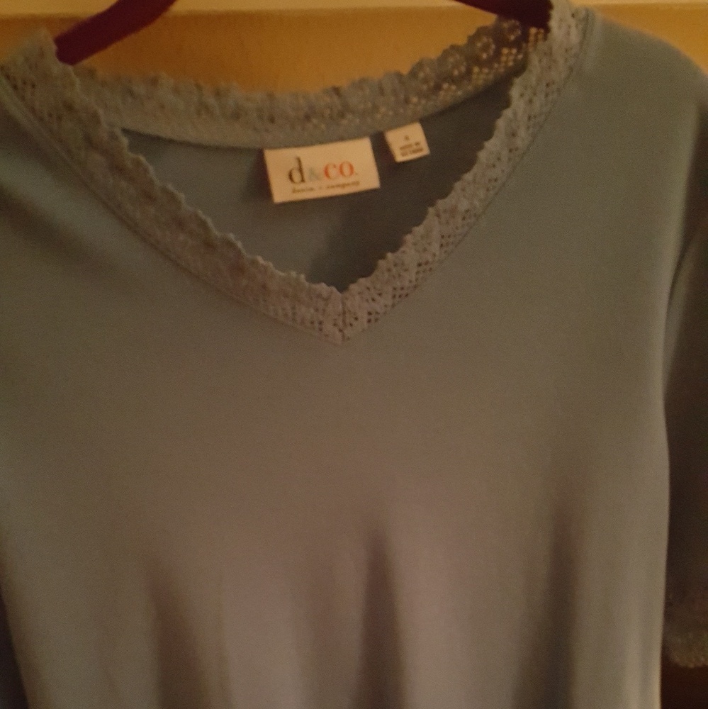 Blouse with lattice design