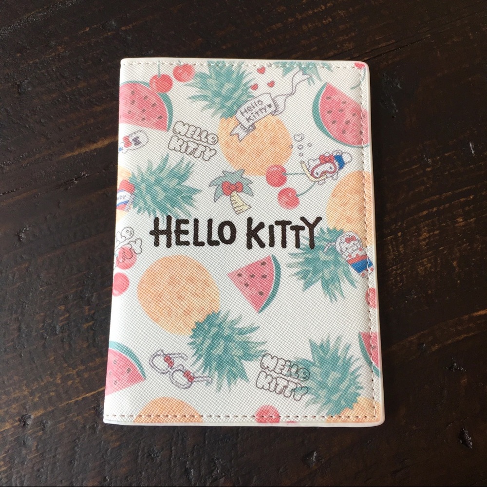 1 LEFT!! 💕Hello Kitty Passport Cover