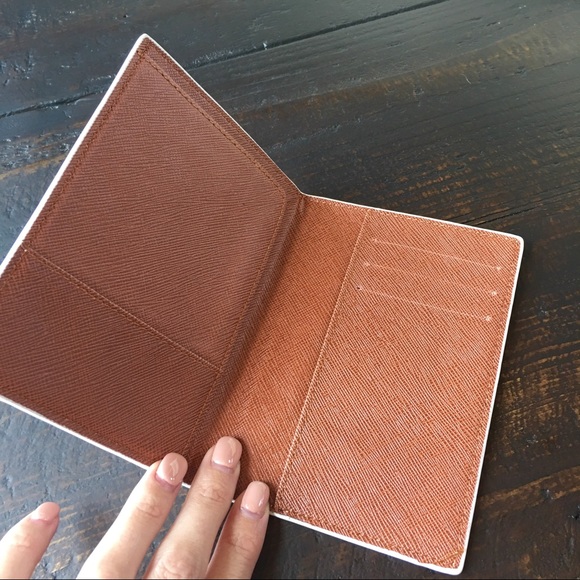 1 LEFT!! 💕Hello Kitty Passport Cover - Picture 4 of 6