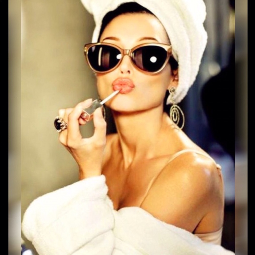 Meet your Posher, Bella