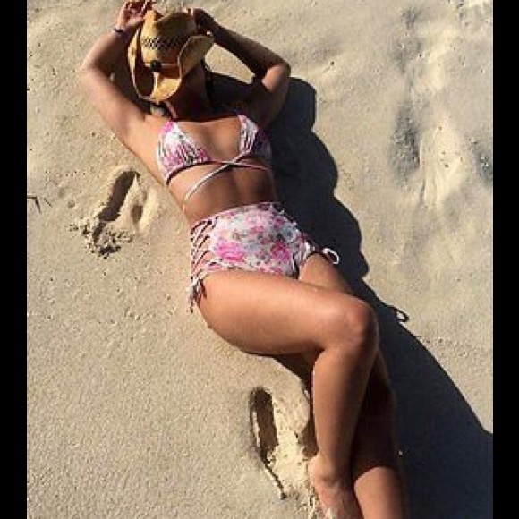 SALE!!! 1 SMALL LEFT - Picture 4 of 4