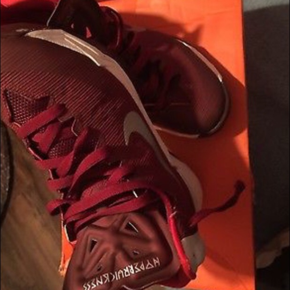 WMNS NIKE HYPERQUICKNESS
