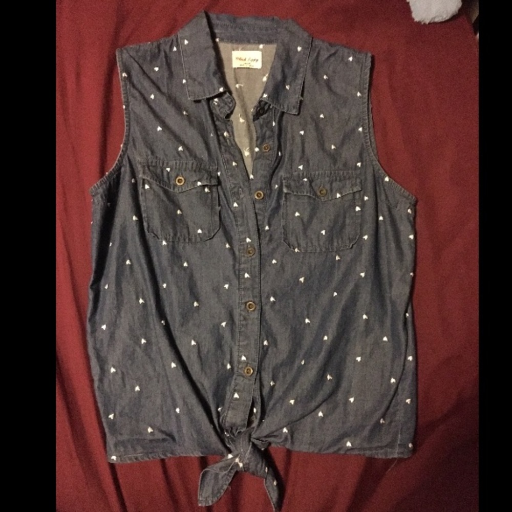 Button down muscle tee