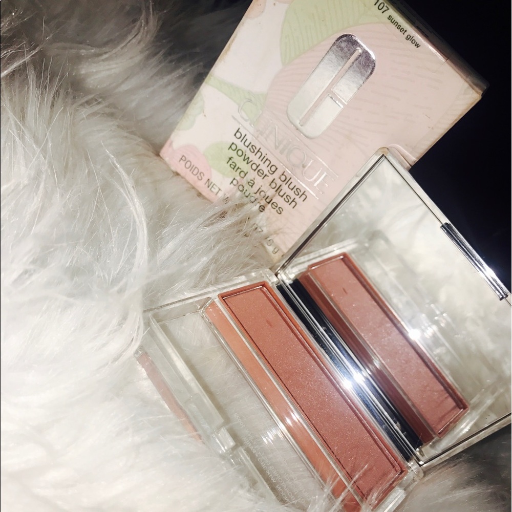 ❌SOLD❌ Clinique blushing blush