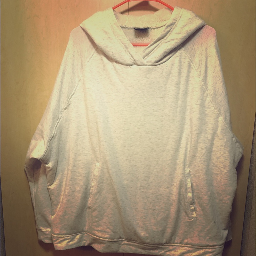 32 degree Hooded Sweatshirt with faux sheep lining