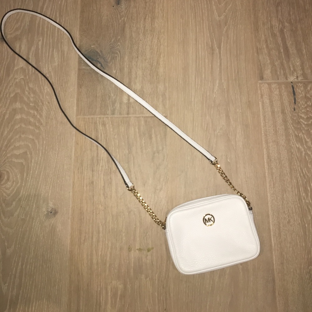 Micael Kors Small White Crossbody Purse
