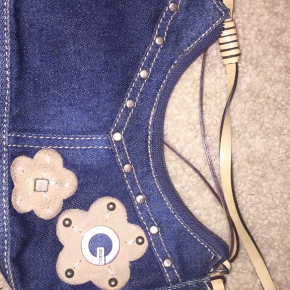 guess purse