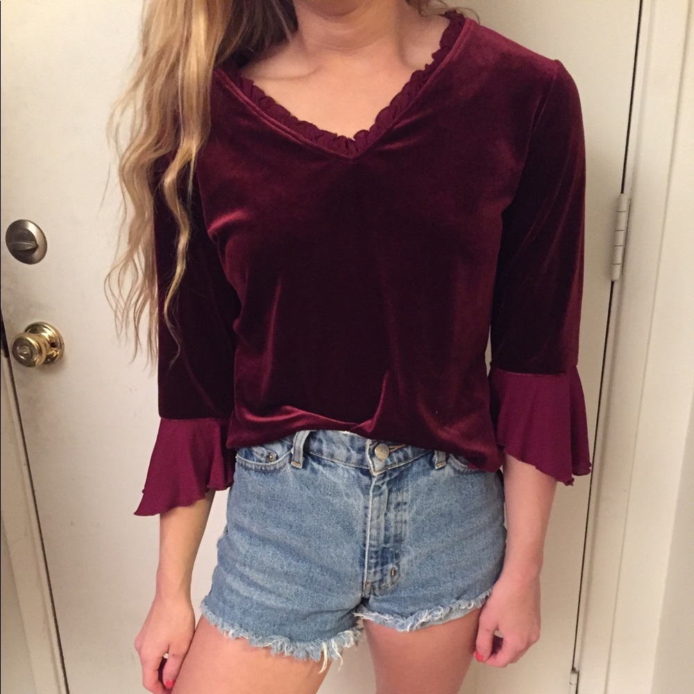 ❣️ VINTAGE red velvet bell sleeve blouse size S - Picture 1 of 1
