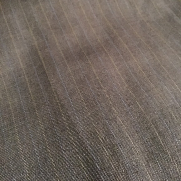 😍Grey Pencil Skirt  *Ann Taylor Style*😍 - Picture 2 of 4