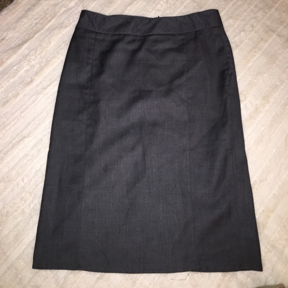 😍Grey Pencil Skirt  *Ann Taylor Style*😍 - Picture 3 of 4