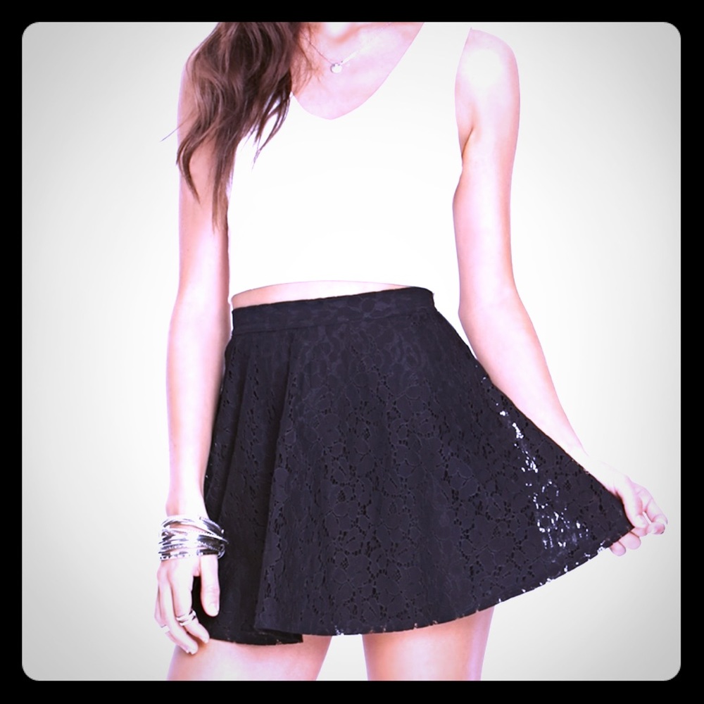 Pretty Black Floral Lace Skater Skirt [SK-9]