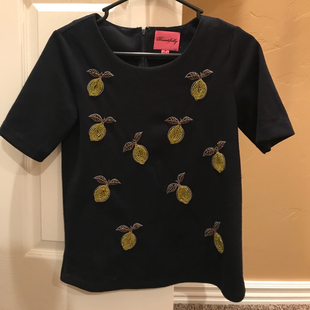 Cute lemon shirt!
