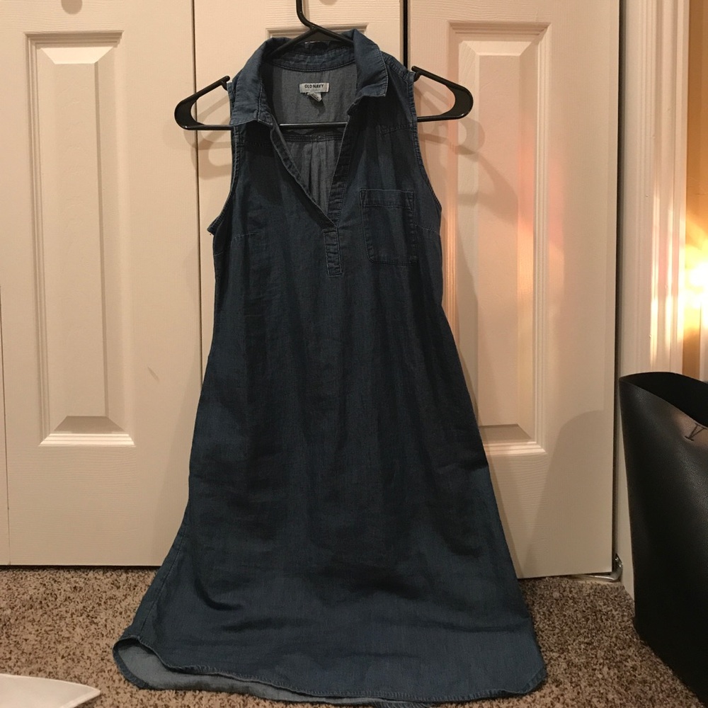 Very casual dress from old navy! 🎈