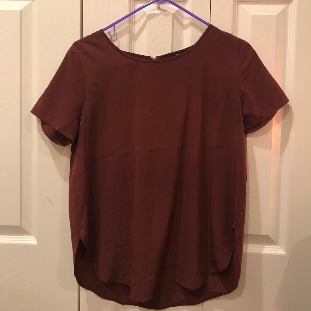 Maroon tshirt