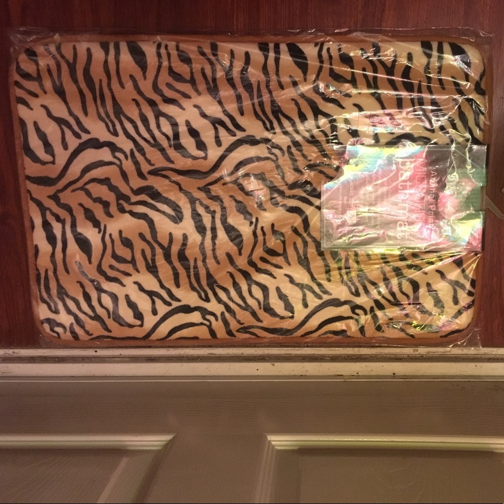 New Animal Print Microfiber bath mat
