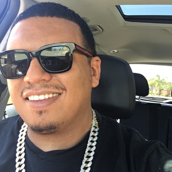 Meet your Posher, Alex - Picture 1 of 1