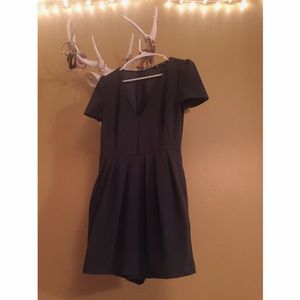 Dress looking >romper<