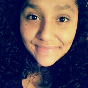 Meet your Posher, Leticia