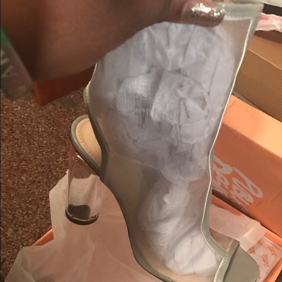 Grey Perplex Mesh Heels . Very Fashionable - Picture 2 of 4