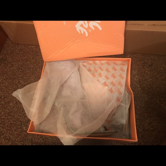 Grey Perplex Mesh Heels . Very Fashionable - Picture 4 of 4