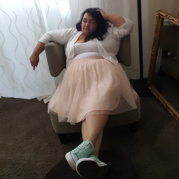 Welcome to my closet! - Picture 3 of 3