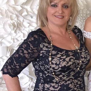 Meet your Posher, Aliki