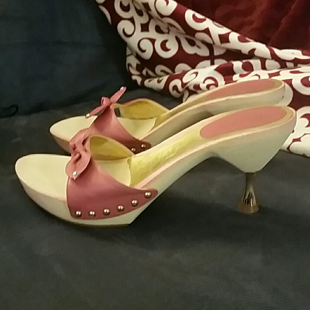 💋 Vintage GUESS by Marciano 'Feisty' Shoes