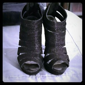 black glittery stilleto heels. size 8