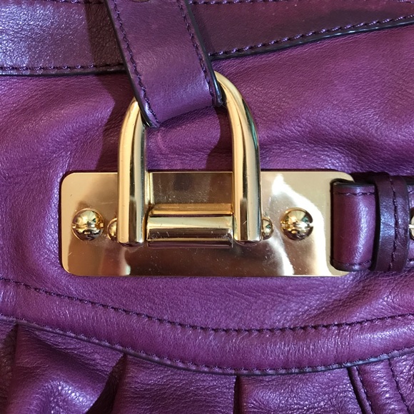 Purple leather B Makowsky purse great condition - Picture 6 of 6