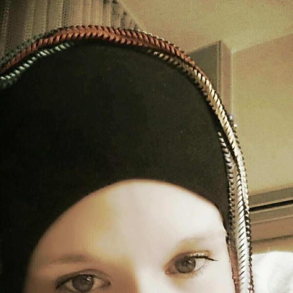 Meet your Posher, Fatima