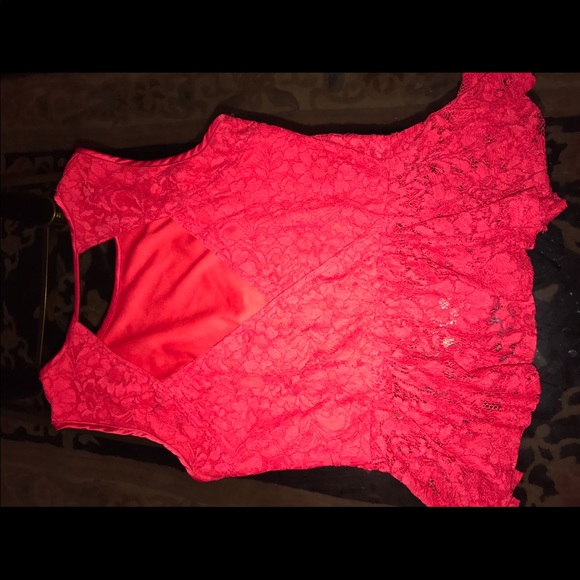 RED BLOUSE - Picture 2 of 3