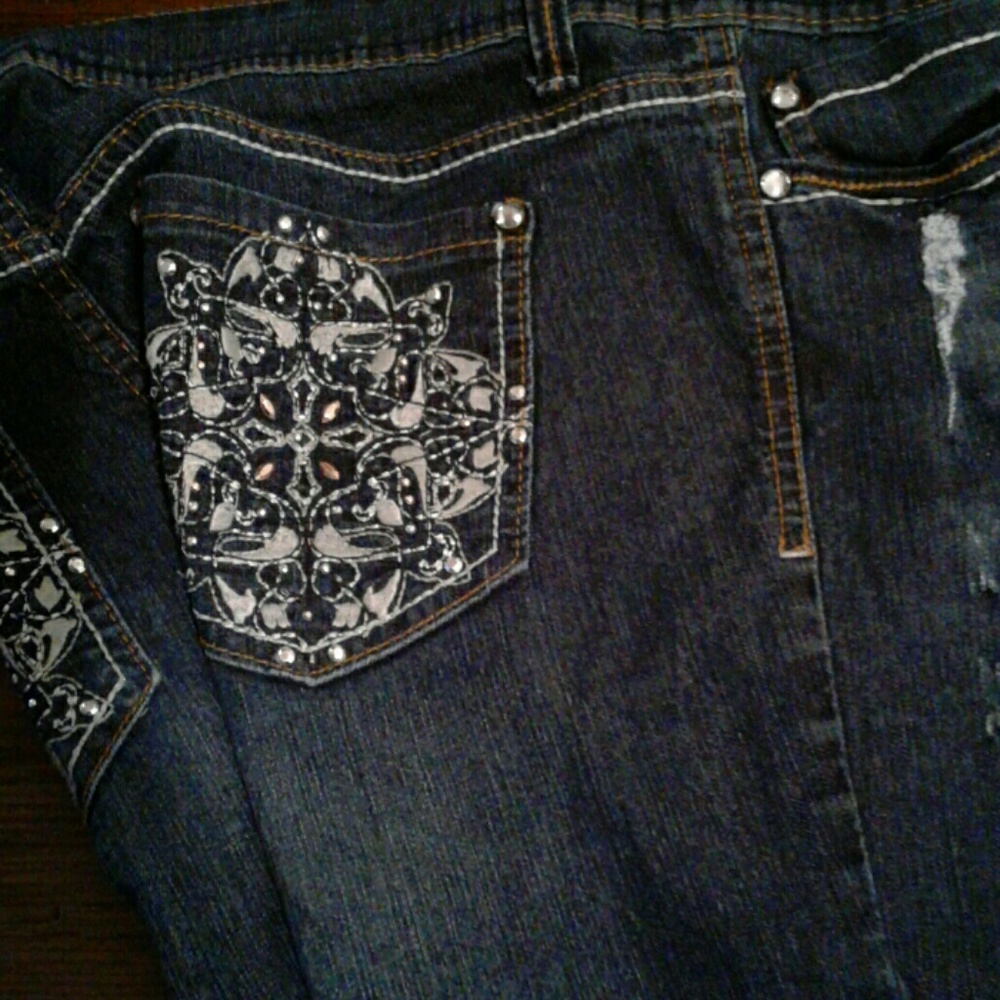 SOLD😁😁JEANS DISTRESSED LOOK ) sold