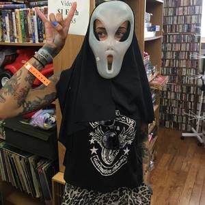 Meet your Posher, Laura