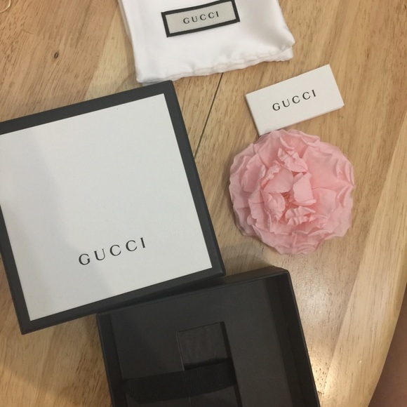 Authentic 💯 Gucci pin pink silk rose new - Picture 2 of 4