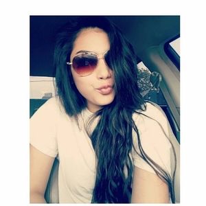 Meet your Posher, Cierra