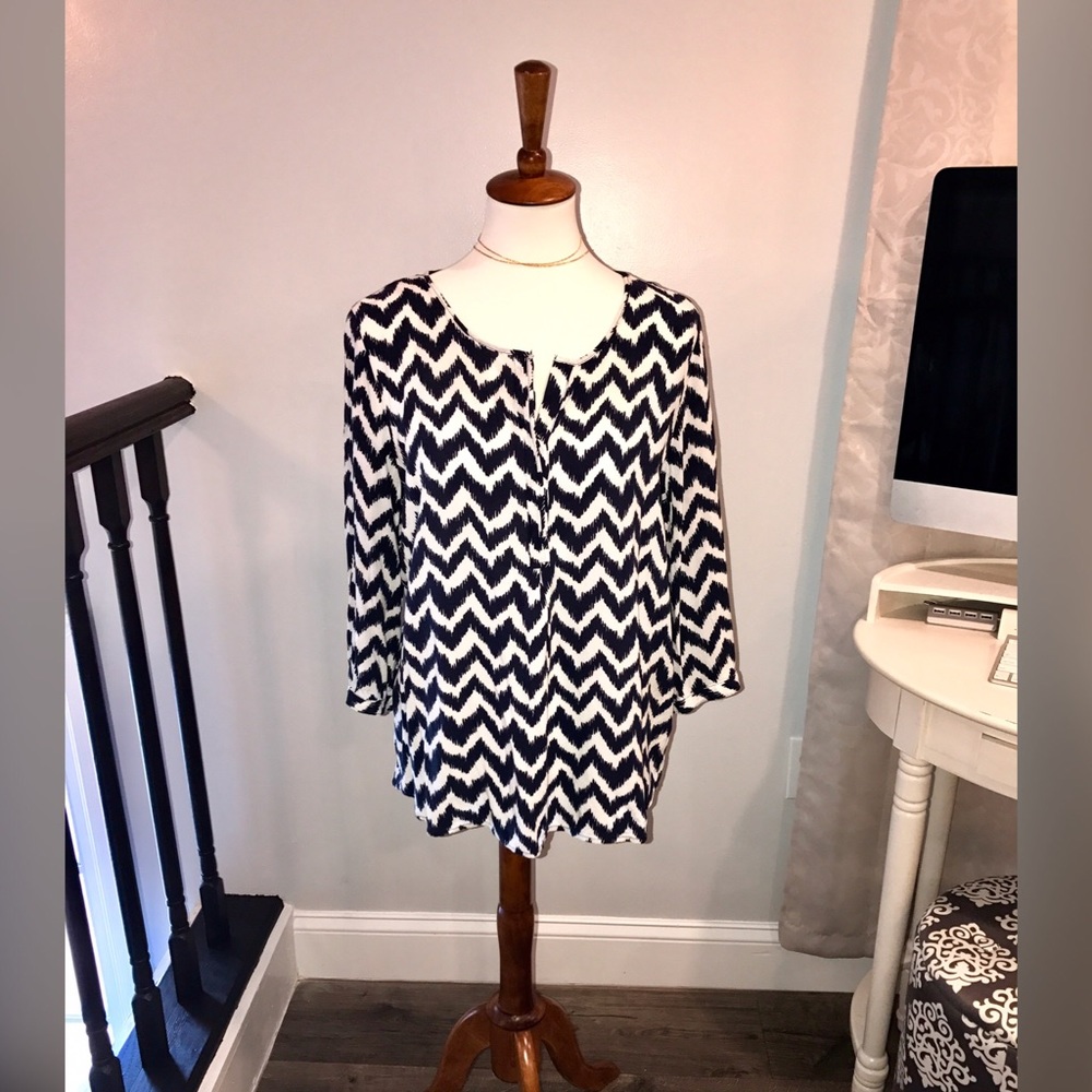 3/4 sleeve chevron blouse