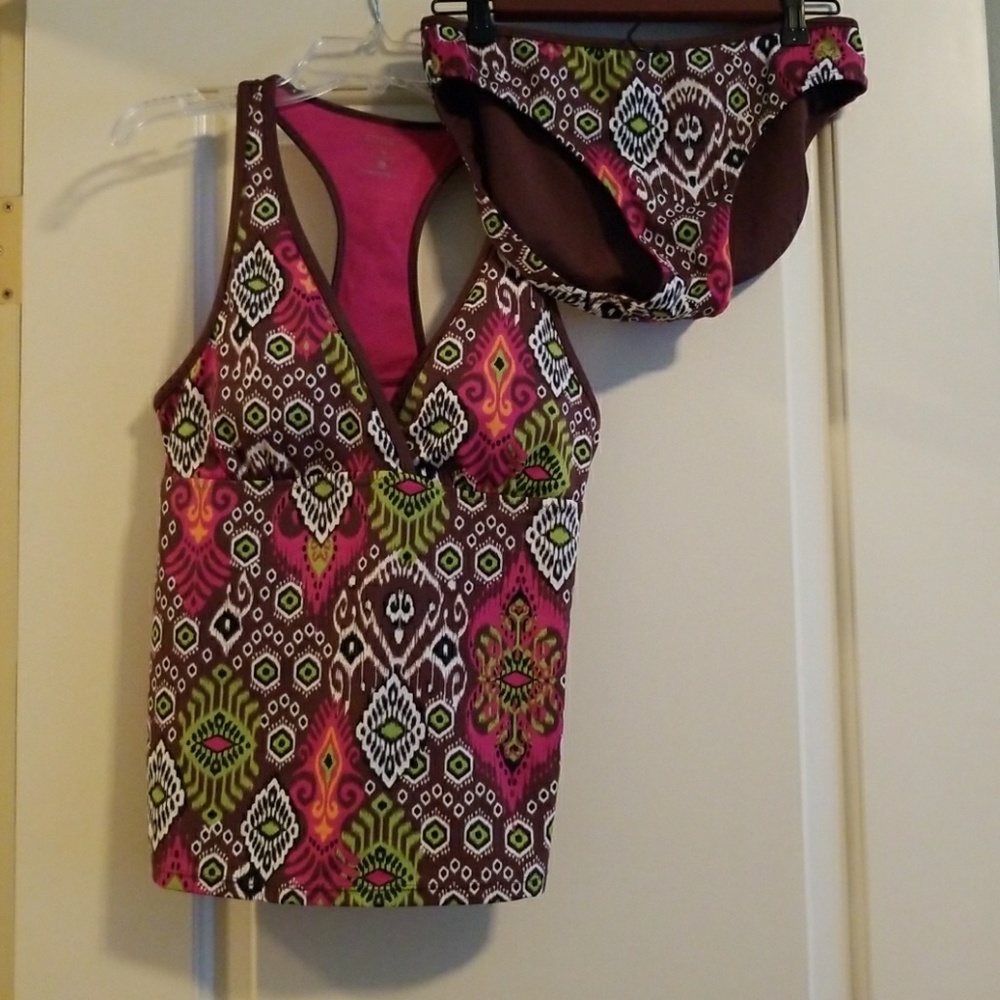 Athleta swimsuit with reversible bottoms