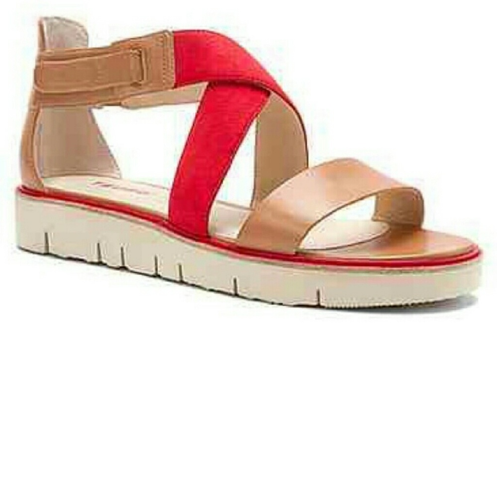 Tsubo Strappy Sandals Size 5.5