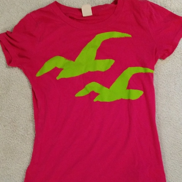 Hollister tshirt - Picture 2 of 2
