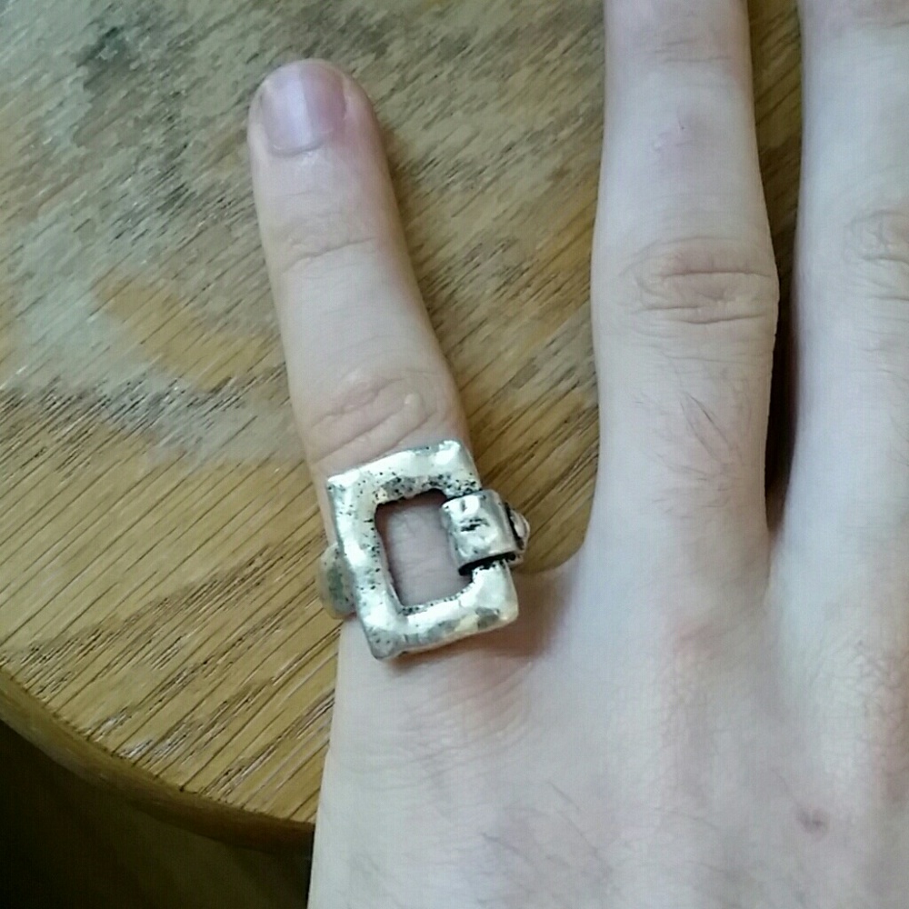 Statement Ring - Picture 4 of 5