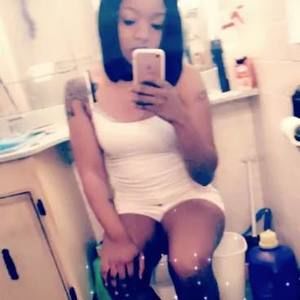 Meet your Posher, Ebony