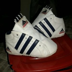 Adidas 2004 soft sole baby shoes