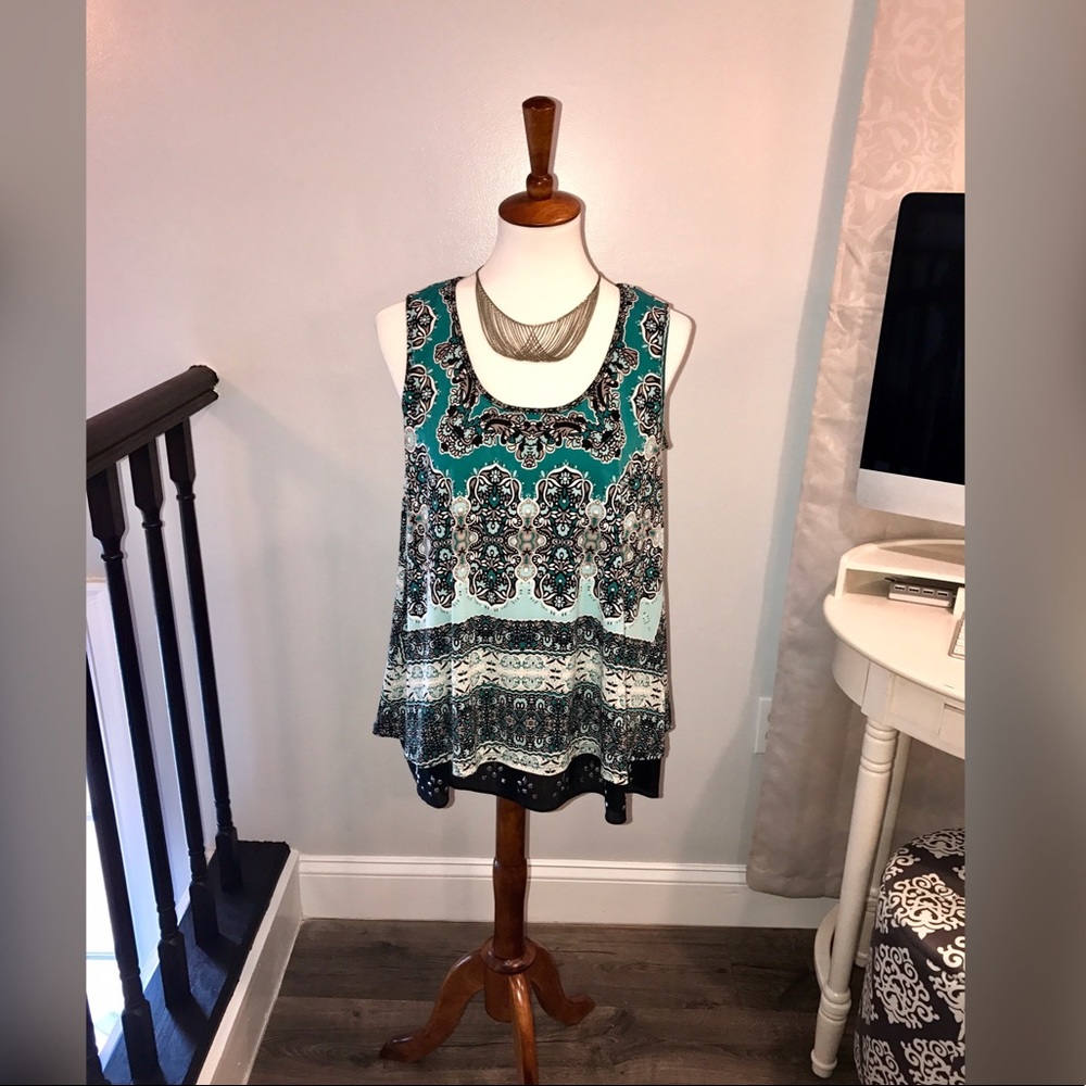 Sleeveless Style & Co top. Excellent