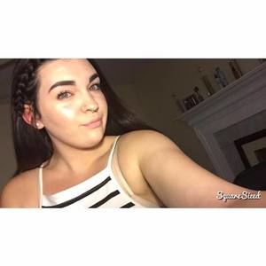 Meet your Posher, Olivia