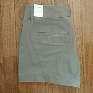 Sz. 0 Ann Taylor LOFT 4" Inseam Shorts