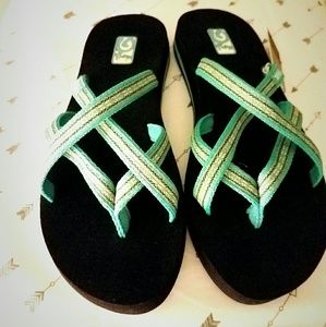 TEVA sandel brand new mint green SOOOOO CUTE