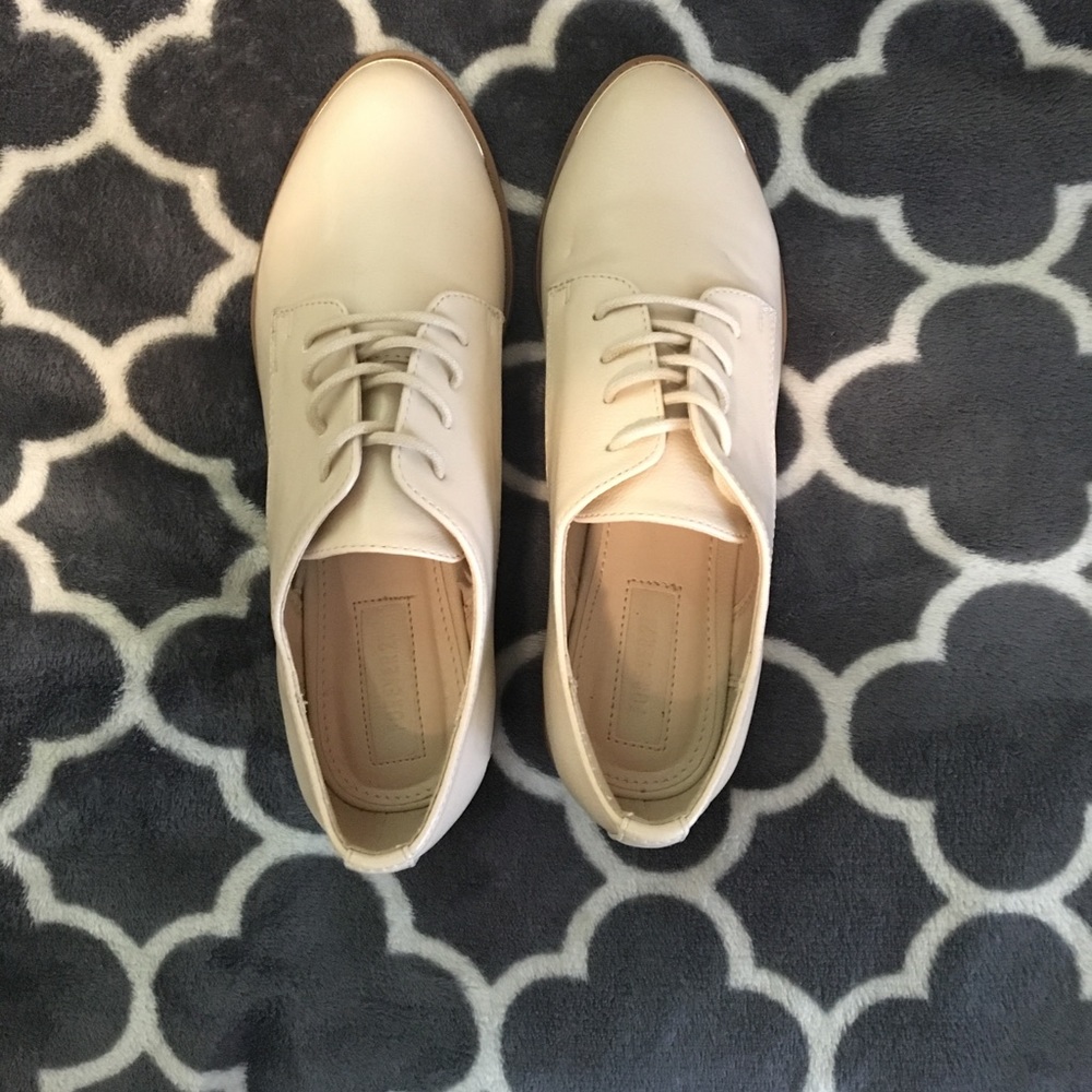 Nude oxfords