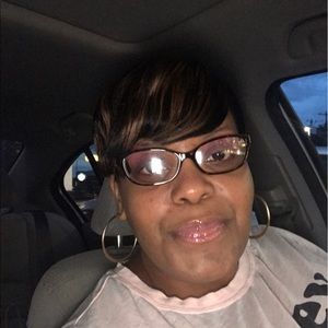 Meet your Posher, Yolanda