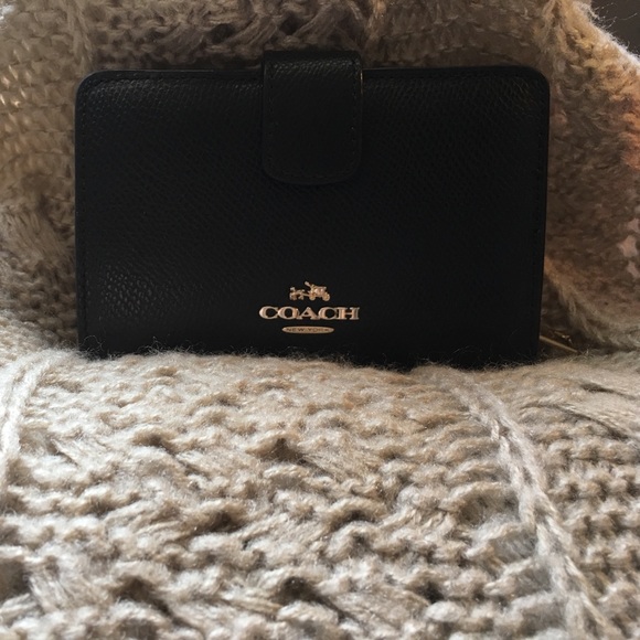 Great Condition Black Leather Bifold Small Wallet - Picture 1 of 8